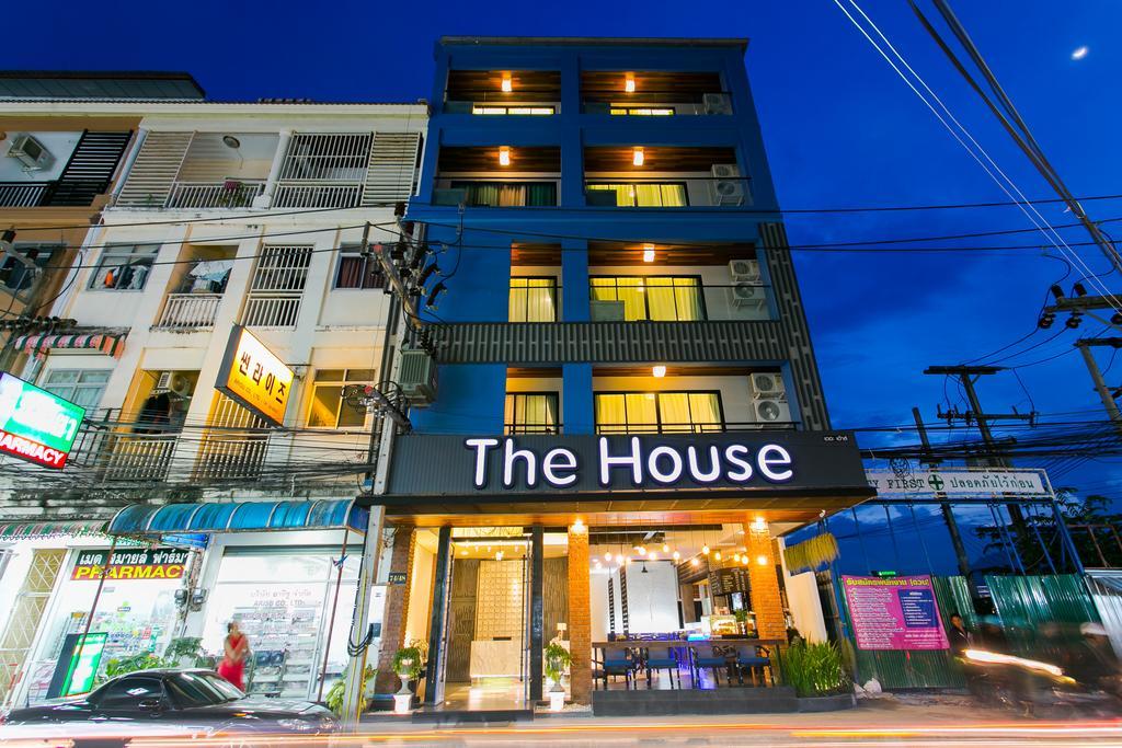The House Patong Hotel Екстериор снимка