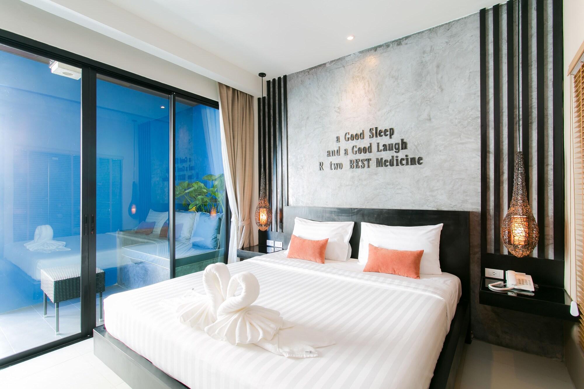 The House Patong Hotel Екстериор снимка