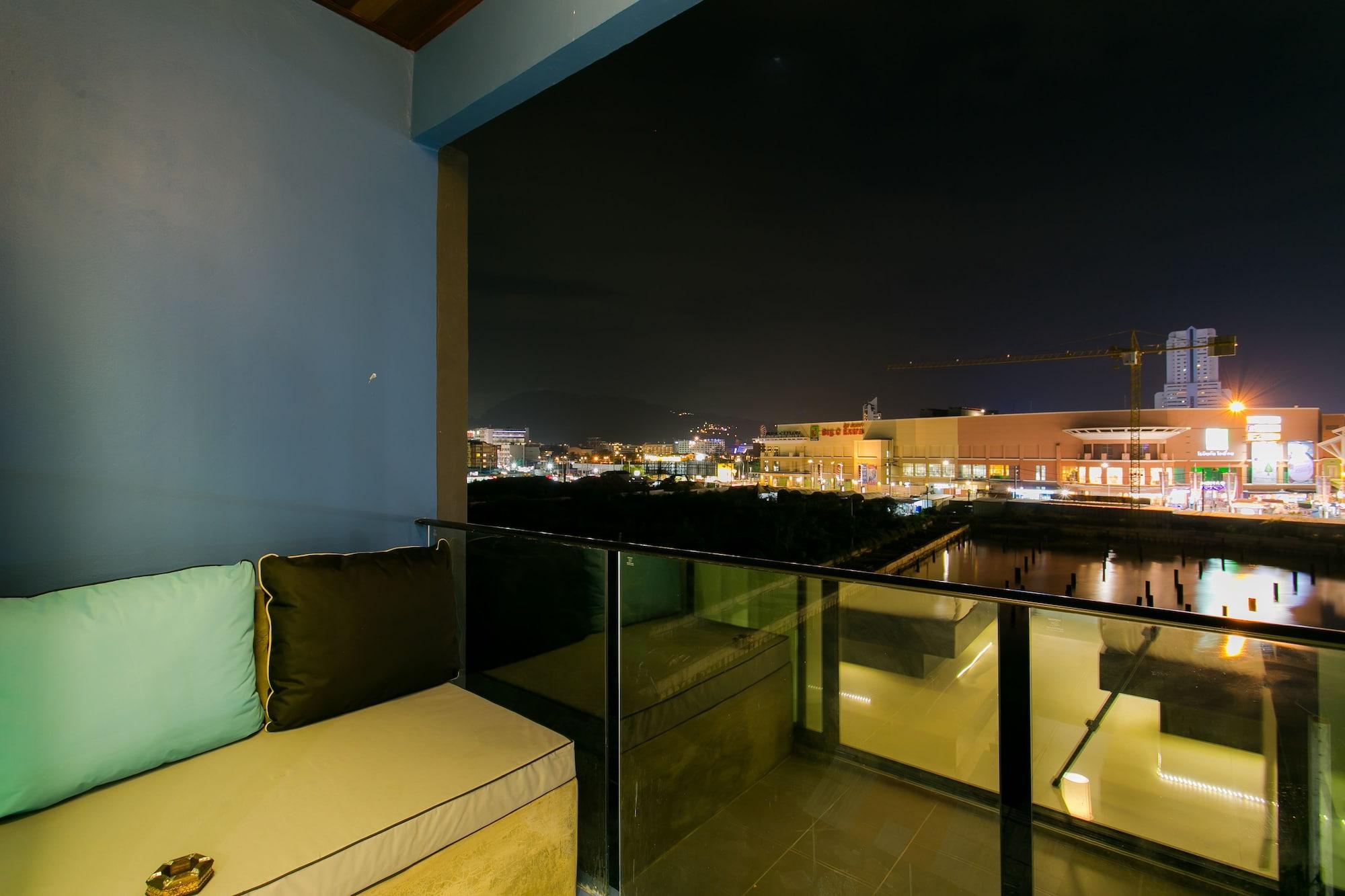 The House Patong Hotel Екстериор снимка