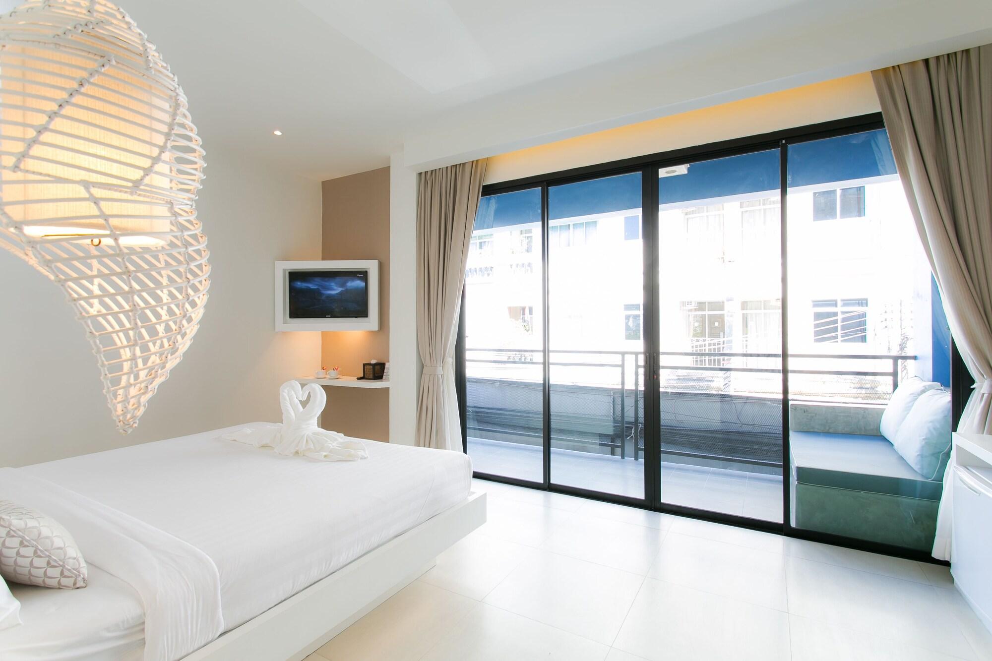 The House Patong Hotel Екстериор снимка