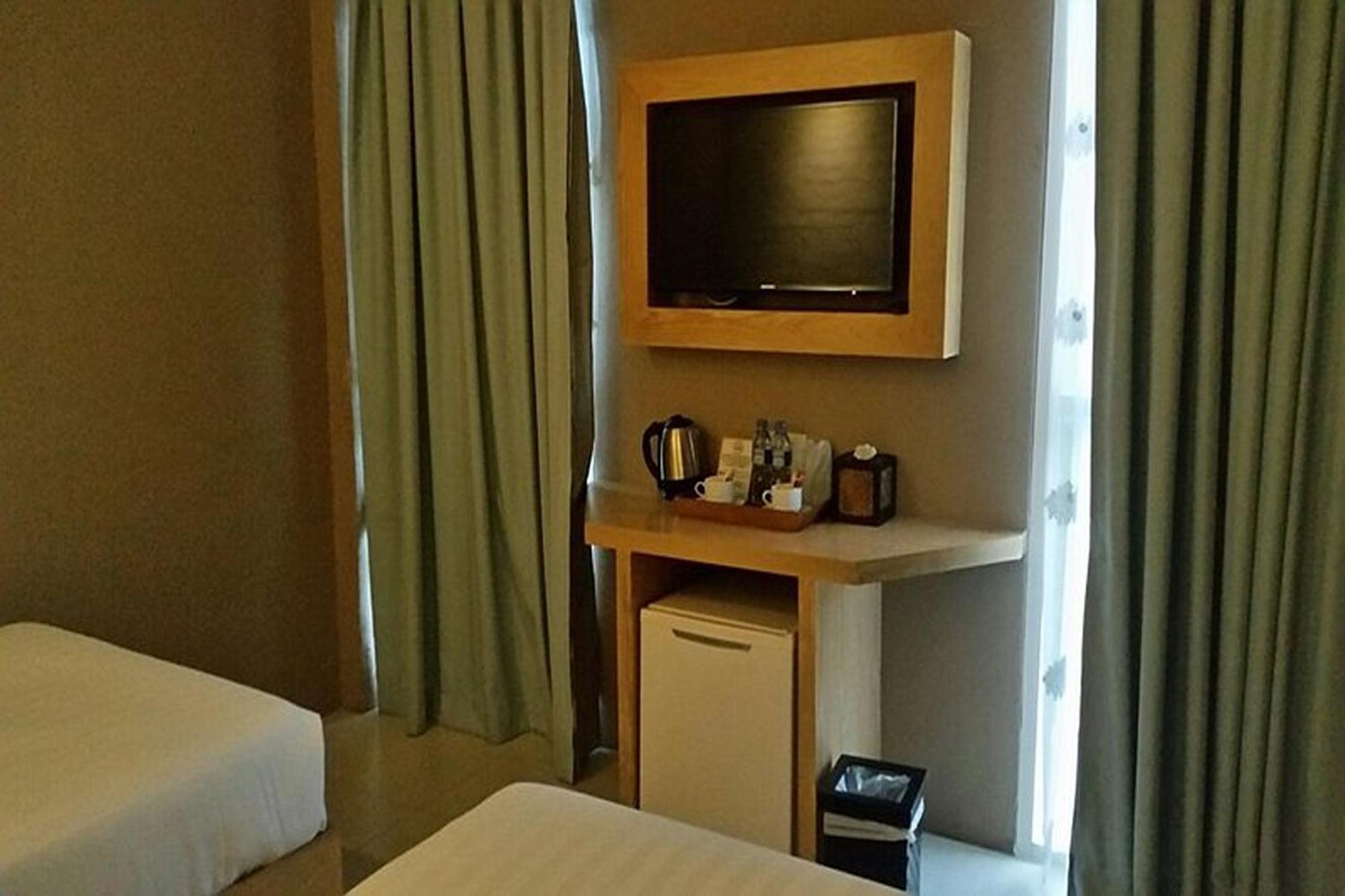 The House Patong Hotel Екстериор снимка
