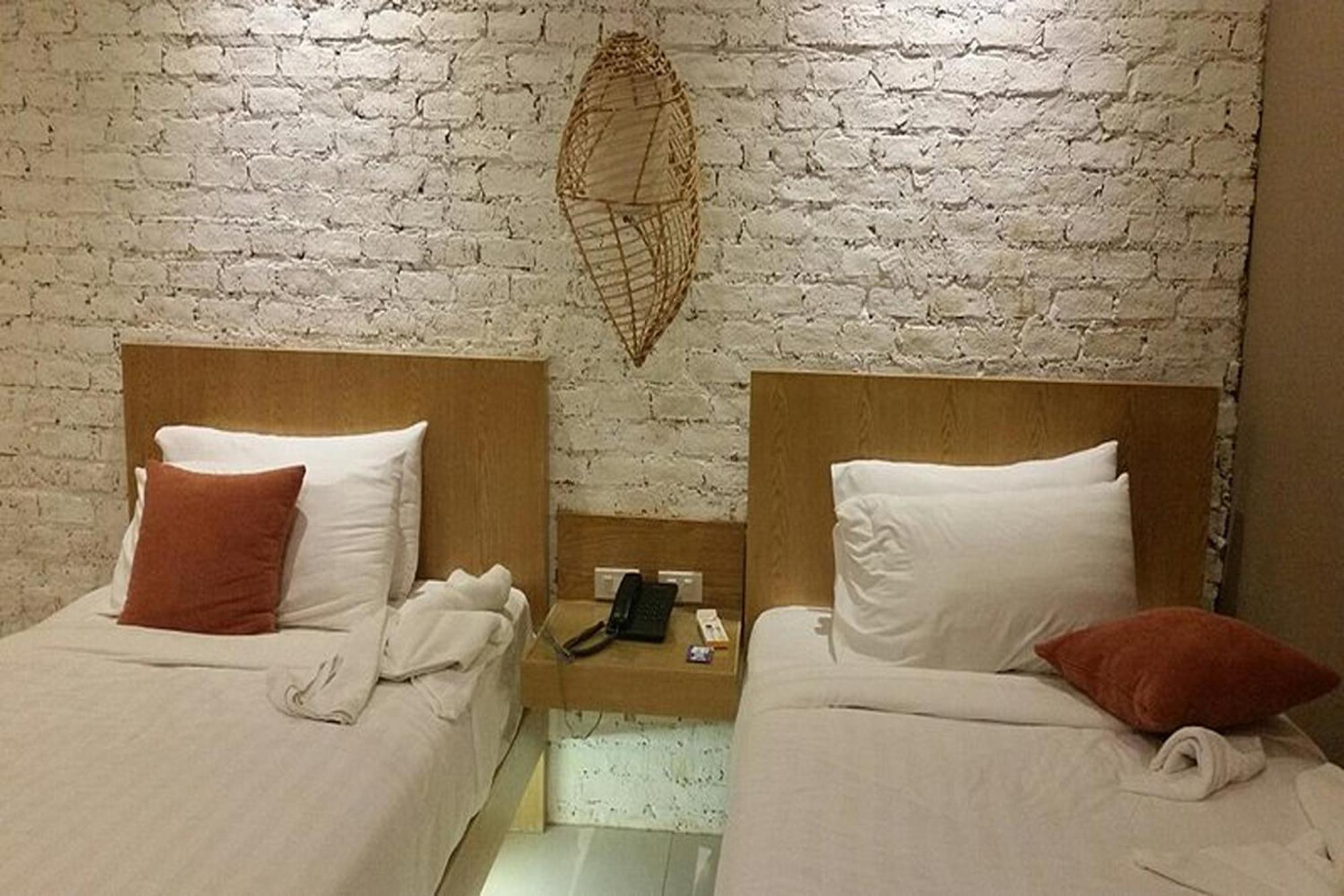 The House Patong Hotel Екстериор снимка