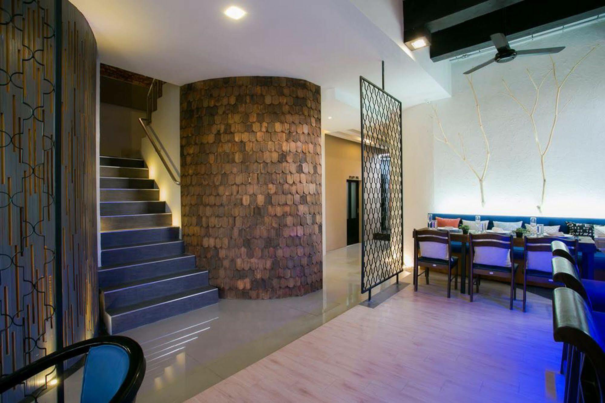 The House Patong Hotel Екстериор снимка